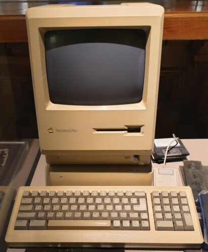 Macintosh Plus 